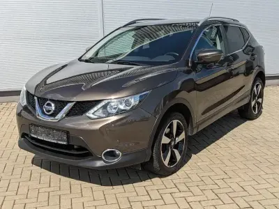 Gebraucht Nissan Qashqai 360º 131 PS (96 kW) 2015 Bronze metallic (metallic) SUV