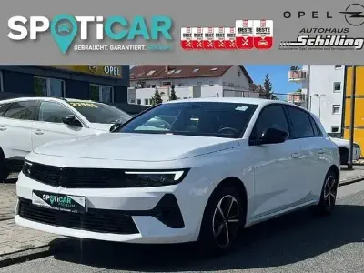 Używany Opel Astra 131 KM (96 kW) 2024 Biały Sedan/Limuzyna
