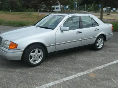 Gebraucht Mercedes C280 Elegance 197 PS (144 kW) 1995 Silber Limousine