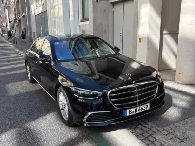 Gebraucht Mercedes S400 330 PS (242 kW) 2023 Schwarz Limousine