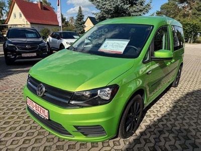 Viperngruen Gebraucht 2017 VW Caddy Trendline Van / Kleinbus | 17.499 €