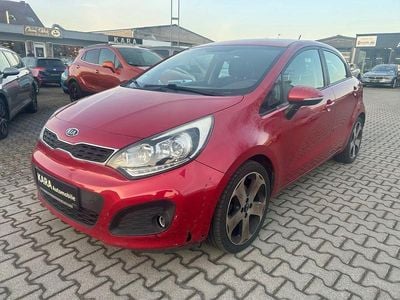 Rot Gebraucht 2011 Kia Rio Spirit Limousine | 3.950 € (Fairer Preis)