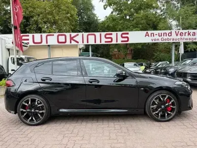 Gebraucht BMW 120 M Sport 170 PS (125 kW) 2025 Saphirschwarz Kleinwagen