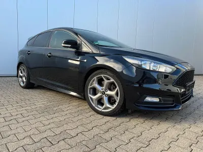 Gebraucht Ford Focus ST 185 PS (136 kW) 2017 Schwarz Limousine