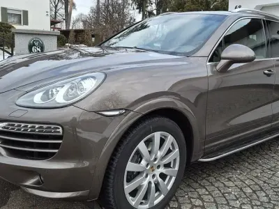 Gebraucht Porsche Cayenne 300 PS (220 kW) 2012 Braun SUV