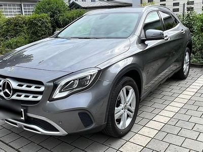 Mercedes GLA220