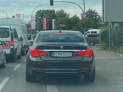 BMW 750