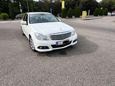 Gebraucht Mercedes C180 156 PS (114 kW) 2011 Weiß Limousine