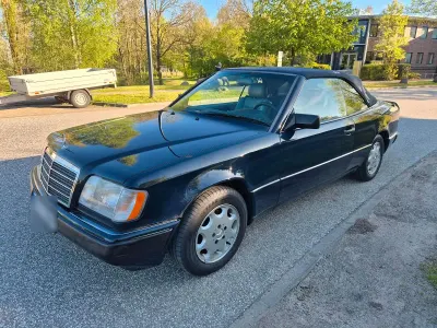 Usata Mercedes 200 136 CV (100 kW) 1995 Blu Cabrio