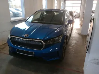 Gebraucht Skoda Enyaq iV Suite 150 kW (204 PS) 2021 Raceblau metallic SUV