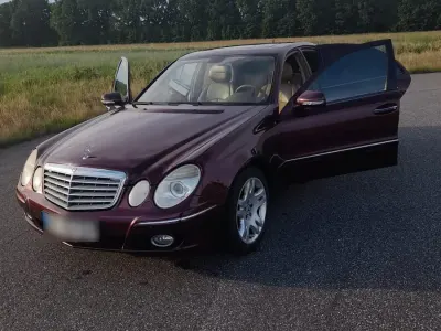 Gebraucht Mercedes E420 314 PS (230 kW) 2007 Rot Limousine