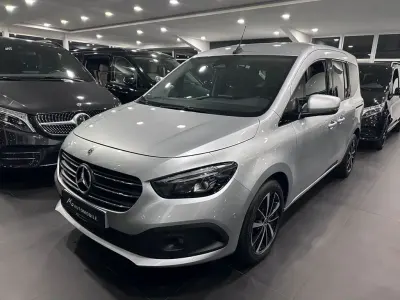 Gebraucht Mercedes T180 Progressive 116 PS (85 kW) 2022 Silber Van / Kleinbus