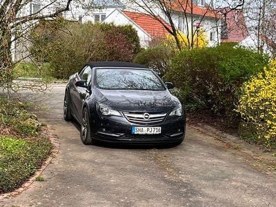 Second-hand Opel Cascada Innovation 165 CP (121 kW) 2013 Negru Cabrio