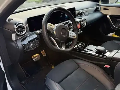 Gebraucht Mercedes A200 AMG line 163 PS (119 kW) 2022 Limousine