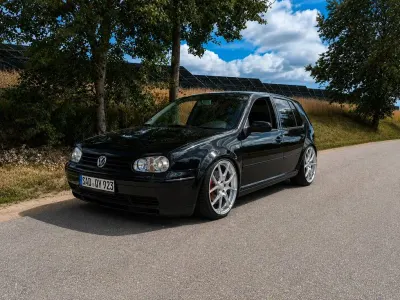 Gebraucht VW Golf IV R 260 PS (191 kW) 2000 Schwarz Limousine