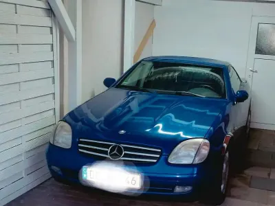 Usata Mercedes SLK200 136 CV (100 kW) 1999 Blu Cabrio