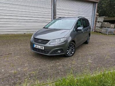 Grau Gebraucht 2016 Seat Alhambra Van / Kleinbus | 13.499 € (Fairer Preis)