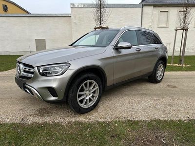 Gebraucht Mercedes GLC220 194 PS (142 kW) 2022 Silber SUV