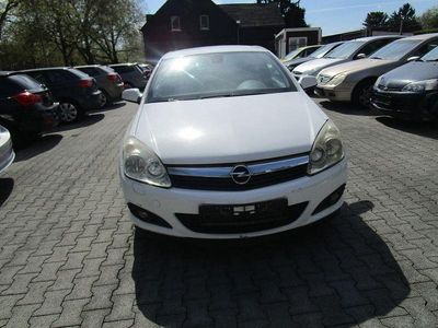 Usata Opel Astra GTC Edition 116 CV (85 kW) 2009 Bianco