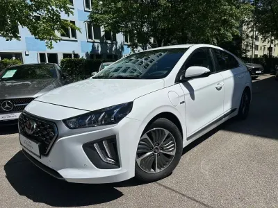 Gebraucht Hyundai Ioniq Premium 105 PS (77 kW) 2020 Weiß Kleinwagen