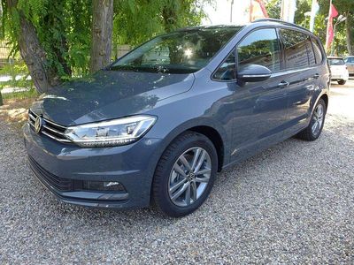 Dolphin grey Gebraucht 2024 VW Touran Comfortline Van / Kleinbus | 34.480 € (Fairer Preis)