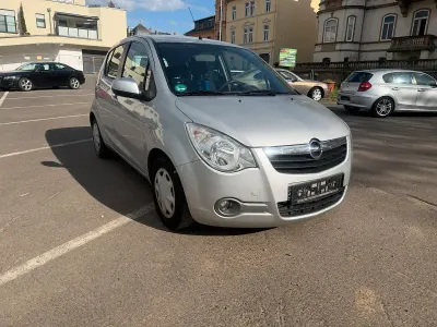 Używany Opel Agila 85 KM (62 kW) 2008 Srebrny Hatchback