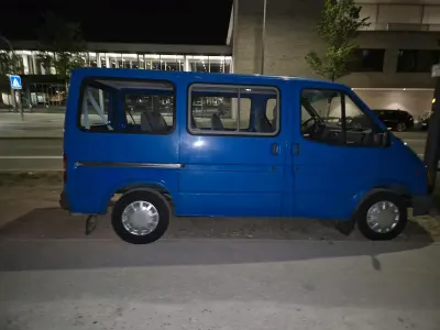 Używany Ford Transit 98 KM (72 kW) 1991 Niebieski Minivan