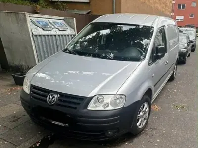 Gebraucht VW Caddy Maxi 102 PS (75 kW) 2010 Silber Van / Kleinbus