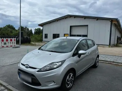 Gebraucht Ford Fiesta 60 PS (44 kW) 2009 Silber Kleinwagen
