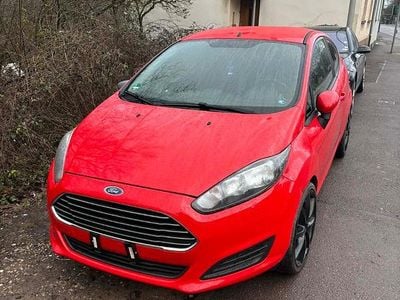 Rot Gebraucht 2013 Ford Fiesta Kleinwagen | 2.200 € (Guter Preis)