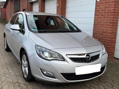 Gebraucht Opel Astra 116 PS (85 kW) 2011 Silber Limousine