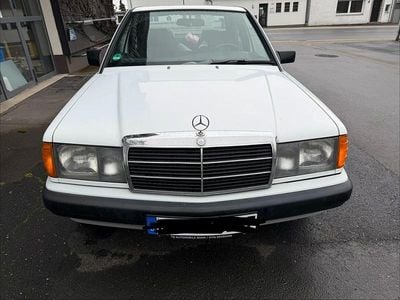 Usata Mercedes 190 108 CV (79 kW) 1990 Bianco Berlina