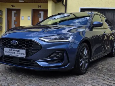 Gebraucht Ford Focus ST-Line X 155 PS (114 kW) 2023 Blau Limousine