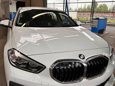 Second-hand BMW 118 Sport Line 140 CP (102 kW) 2020 Alb Hatchback