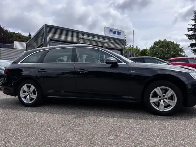 Gebraucht Audi A4 Basis 150 PS (110 kW) 2017 Schwarz Kombi