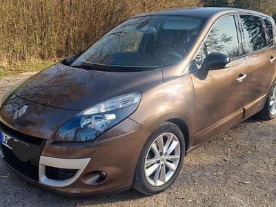 Gebraucht Renault Scénic III Dynamique 150 PS (110 kW) 2011 Braun Van / Kleinbus