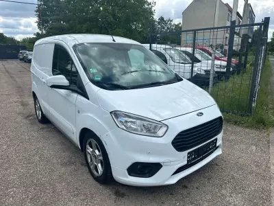 Gebraucht Ford Transit Limited 101 PS (74 kW) 2020 Weiß Van / Kleinbus