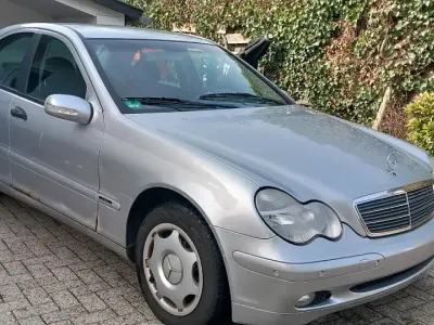 Gebraucht Mercedes C180 142 PS (104 kW) 2003 Silber Limousine