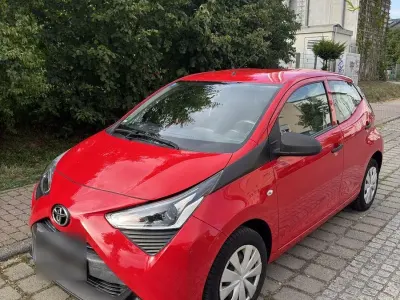 Gebraucht Toyota Aygo 72 PS (52 kW) 2020 Rot Kleinwagen