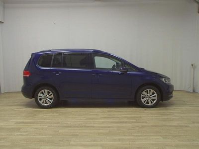 Gebraucht VW Touran Comfortline 122 PS (89 kW) 2022 Blau Van / Kleinbus