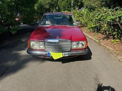 Second-hand Mercedes C230 109 CP (80 kW) 1978 Roșu Coupe