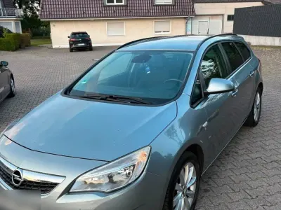 Gebraucht Opel Astra 110 PS (80 kW) 2012 Grau Kombi