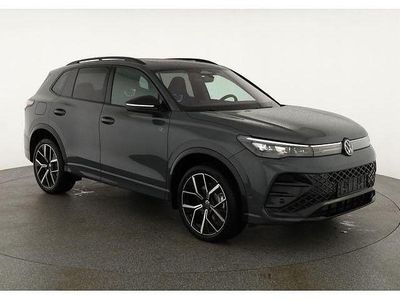 Neu VW Tiguan R-line 193 PS (141 kW) 2025 Grenadillschwarz metallic SUV