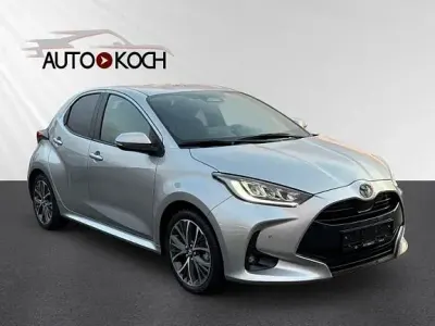 Gebraucht Toyota Yaris Style 130 PS (95 kW) 2024 Shimmering silver Kleinwagen