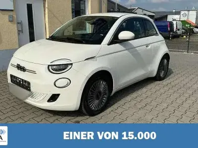 Nouă Fiat 500e La Prima 86 kW (118 CP) 2026 Alb