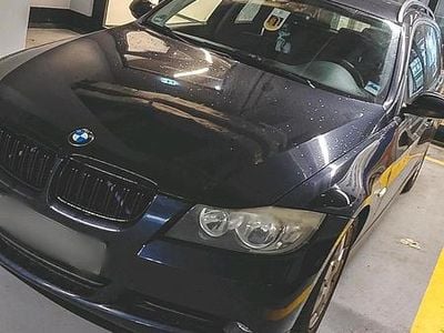 Blau Gebraucht 2006 BMW 320 Kombi | 2.500 €