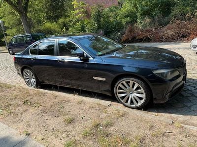 Second-hand BMW 730 245 CP (180 kW) 2009 Albastru Berlinǎ