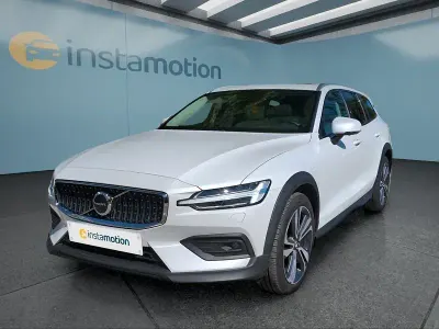 Gebraucht Volvo V60 CC 197 PS (144 kW) 2024 Weiß Kombi