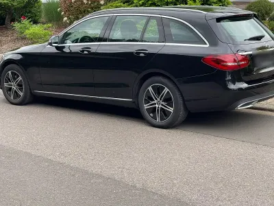 Gebraucht Mercedes C220 194 PS (142 kW) 2020 Schwarz Kombi