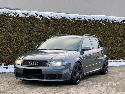 Grau Gebraucht 2004 Audi A4 S-line plus Kombi | 3.799 €